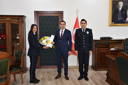 Kaymakamımız Sayın Mevlana KÜRKCÜ, Türk Polis Teşkilatının 180. Yıldönümü Münasebetiyle İlçe Emniyet Amiri ve Beraberindekileri Makamında Kabul Etti
